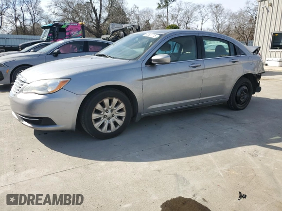 2013 Chrysler 200 LX with VIN 1C3CCBAB8DN641216, listed as a Copart auction lot 88522715 with 158,124 mi miles and Salvage Title. Bid and sale history available at carsss.com. Image 1.