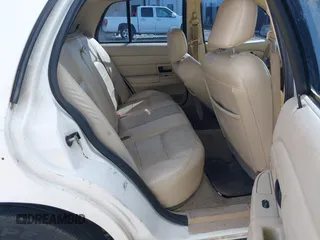 2008 Ford Crown Victoria LX z VIN 2FAFP74V08X132618, wystawiony jako IAAI lot #41436413 z przebiegiem Nie podano mil oraz . Historia ofert i sprzedaży dostępna na DreamBid. Obrazek 8.