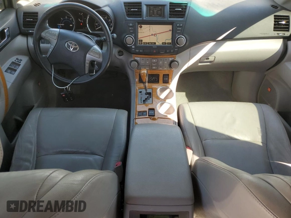 2008 Toyota Highlander Hybrid Limited with VIN JTEEW44AX82013252, listed as a Copart auction lot 52811935 with 200,042 mi miles and Salvage Title. Bid and sale history available at carsss.com. Image 8.