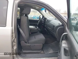 2013 Chevrolet Silverado 1500 LT with VIN 3GCPKSE73DG249856, listed as a IAAI auction lot 41973964 with 135,580 mi miles. Bid and sale history available at carsss.com. Image 5.