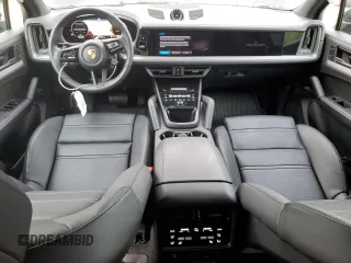 2024 Porsche Cayenne with VIN WP1AA2AY3RDA12276, listed as a Copart auction lot 61544005 with 4,183 mi miles and Clean title. Bid and sale history available at DreamBid. Image 8.