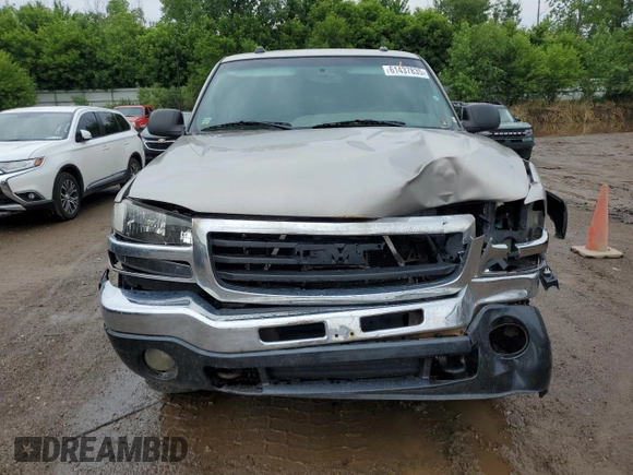 2004 GMC Sierra 1500 SLE with VIN 1GTEK19T44Z239667, listed as a Copart auction lot 61437835 with 203,264 mi miles and Clean title. Bid and sale history available at DreamBid. Image 5.