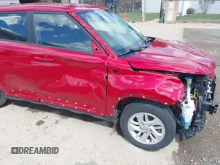 2023 Hyundai Venue SE with VIN KMHRB8A30PU227454, listed as a IAAI auction lot 41863384 with 23,464 mi miles and . Bid and sale history available at DreamBid. Image 6.