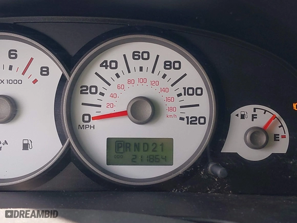 2006 Ford Escape XLT with VIN 1FMYU03176KB00200, listed as a IAAI auction lot 40928186 with 211,864 mi miles. Bid and sale history available at carsss.com. Image 7.
