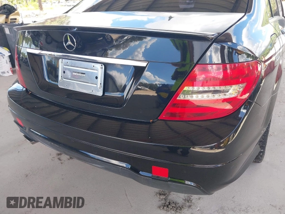 2013 Mercedes-Benz C-Class C 250 Sport with VIN WDDGF4HB8DA798585, listed as a IAAI auction lot 40421628 with 121,343 mi miles. Bid and sale history available at carsss.com. Image 13.