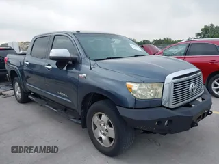 2010 Toyota Tundra Limited z VIN 5TFHW5F19AX135842, wystawiony jako IAAI lot #42110599 z przebiegiem 209 835 mil mil oraz . Historia ofert i sprzedaży dostępna na DreamBid. Obrazek 1.