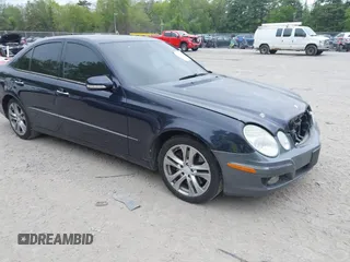 2008 Mercedes-Benz E 350 Luxury z VIN WDBUF87X38B342977, wystawiony jako IAAI lot #42300217 z przebiegiem 201 321 mil mil oraz . Historia ofert i sprzedaży dostępna na DreamBid. Obrazek 1.