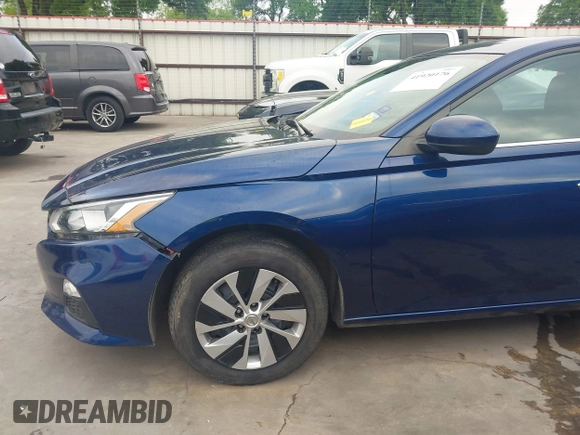 2021 Nissan Altima 2.5 S with VIN 1N4BL4BV0MN361968, listed as a IAAI auction lot 41920176 with 102,458 mi miles. Bid and sale history available at carsss.com. Image 19.