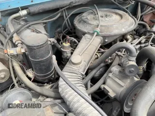 1983 Ford F-250 z VIN 1FTFX25G7DKA44370, wystawiony jako Copart lot #53091135 z przebiegiem 74 147 mil mil oraz Czysty tytuł • Clean title. Historia ofert i sprzedaży dostępna na DreamBid. Obrazek 11.