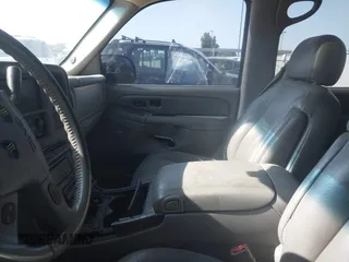2005 GMC Yukon Denali z VIN 1GKEK63U55J266766, wystawiony jako IAAI lot #42430195 z przebiegiem Nie podano mil oraz . Historia ofert i sprzedaży dostępna na DreamBid. Obrazek 5.