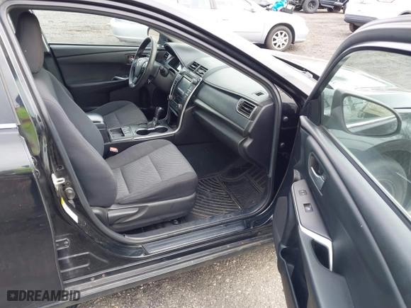 2015 Toyota Camry Hybrid LE with VIN 4T1BD1FK3FU164092, listed as a IAAI auction lot 41886726 with 396,189 mi miles. Bid and sale history available at carsss.com. Image 5.