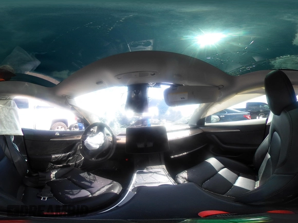 2023 Tesla Model 3 z VIN 5YJ3E1EA8PF403743, wystawiony jako IAAI lot #42076747 z przebiegiem 58 399 mil mil oraz . Historia ofert i sprzedaży dostępna na DreamBid. Obrazek 19.
