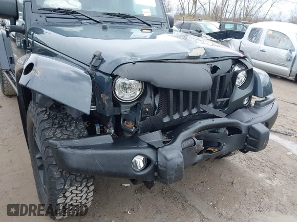 2017 Jeep Wrangler Unlimited Sahara with VIN 1C4BJWEG3HL569143, listed as a IAAI auction lot 41986188 with 27,495 mi miles. Bid and sale history available at carsss.com. Image 6.
