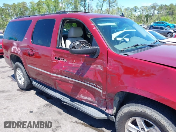 2011 GMC Yukon XL SLT with VIN 1GKS2KE37BR118843, listed as a IAAI auction lot 41983870 with 236,029 mi miles. Bid and sale history available at carsss.com. Image 6.