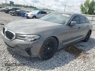 2021 BMW 5 Series 530i z VIN WBA53BH05MCF17764, wystawiony jako Copart lot #60000855 z przebiegiem Nie podano mil oraz Szkoda całkowita • Salvage title. Historia ofert i sprzedaży dostępna na DreamBid. Obrazek 1.