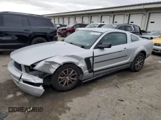 2007 Ford Mustang Deluxe z VIN 1ZVFT80N875354967, wystawiony jako Copart lot #81697224 z przebiegiem Nie podano mil oraz Nie do naprawy • Non repairable. Historia ofert i sprzedaży dostępna na DreamBid. Obrazek 1.
