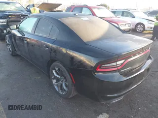 2020 Dodge Charger SXT z VIN 2C3CDXBG0LH123712, wystawiony jako IAAI lot #41432187 z przebiegiem 83 946 mil mil oraz . Historia ofert i sprzedaży dostępna na DreamBid. Obrazek 3.