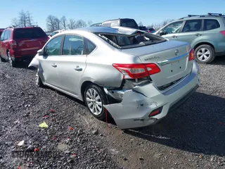 2019 Nissan Sentra SR with VIN 3N1AB7AP0KY319137, listed as a IAAI auction lot 41515087 with 84,652 mi miles. Bid and sale history available at carsss.com. Image 3.