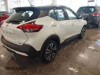 2019 Nissan Kicks SR with VIN 3N1CP5CU7KL538238, listed as a IAAI auction lot 41688621 with 40,142 mi miles. Bid and sale history available at carsss.com. Image 4.