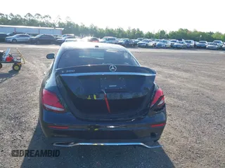 2018 Mercedes-Benz E-Class E 300 with VIN WDDZF4JB5JA474184, listed as a IAAI auction lot 41964703 with 32,278 mi miles. Bid and sale history available at carsss.com. Image 16.