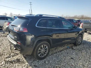 2021 Jeep Cherokee Latitude Lux with VIN 1C4PJMMX8MD104714, listed as a Copart auction lot 52734925 with 62,035 mi miles and Salvage title. Bid and sale history available at DreamBid. Image 3.