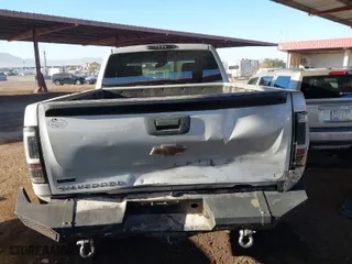 2011 Chevrolet Silverado 1500 LT with VIN 1GCRCSE09BZ423063, listed as a IAAI auction lot 41486593 with 390,292 mi miles. Bid and sale history available at carsss.com. Image 16.