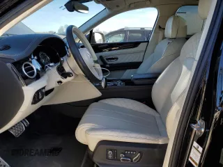 2018 Bentley Bentayga Signature z VIN SJAAC2ZV5JC017769, wystawiony jako Copart lot #80888443 z przebiegiem 24 775 mil mil oraz . Historia ofert i sprzedaży dostępna na DreamBid. Obrazek 7.