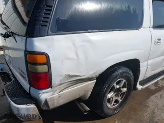 2005 GMC Yukon XL Denali with VIN 1GKFK66U25J100768, listed as a IAAI auction lot 41726418 with NaN miles. Bid and sale history available at carsss.com. Image 6.