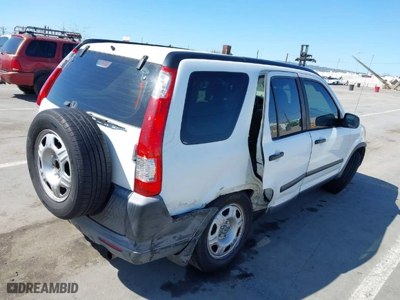 2005 Honda CR-V LX with VIN JHLRD68585C002800, listed as a IAAI auction lot 41939797 with 194,319 mi miles. Bid and sale history available at carsss.com. Image 4.
