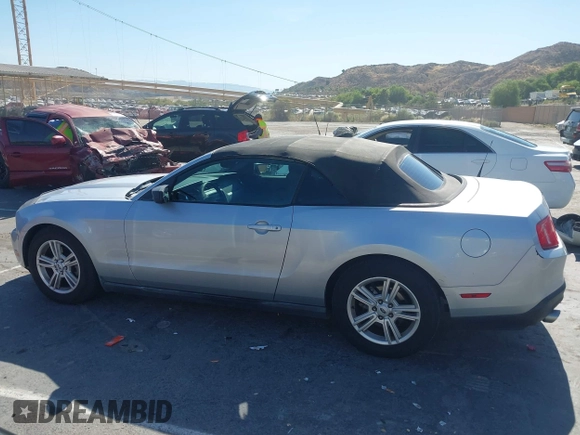 2012 Ford Mustang V6 с VIN 1ZVBP8EM7C5254467, выставлен на аукционе IAAI как лот 42683924 с пробегом 158 382 миль миль и . История ставок и продаж доступна на DreamBid. Изображение 14.