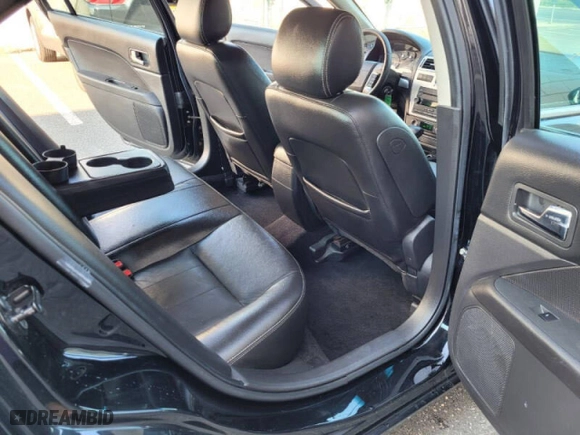 2008 Mercury Milan Premier with VIN 3MEHM08128R652925, listed as a Copart auction lot 42462105 with 145,000 mi miles and Clean Title. Bid and sale history available at carsss.com. Image 6.