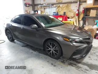 2021 Toyota Camry SE Nightshade with VIN 4T1G11AK9MU407567, listed as a IAAI auction lot 41998316 with 81,801 mi miles. Bid and sale history available at carsss.com. Image 1.