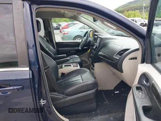 2013 Chrysler Town & Country Touring z VIN 2C4RC1BG4DR775847, wystawiony jako IAAI lot #42312814 z przebiegiem 119 815 mil mil oraz . Historia ofert i sprzedaży dostępna na DreamBid. Obrazek 5.