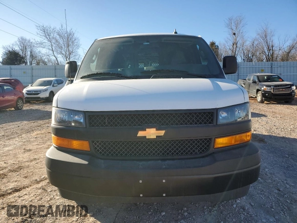 2022 Chevrolet Express Cargo z VIN 1GCWGAFPXN1218528, wystawiony jako Copart lot #46952485 z przebiegiem 129 866 mil mil oraz Czysty tytuł • Clean title. Historia ofert i sprzedaży dostępna na DreamBid. Obrazek 5.