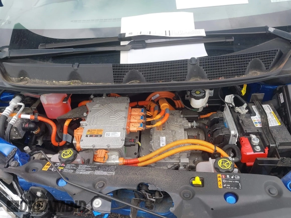 2021 Chevrolet Bolt EV LT z VIN 1G1FY6S08M4112443, wystawiony jako IAAI lot #42045018 z przebiegiem 38 920 mil mil oraz . Historia ofert i sprzedaży dostępna na DreamBid. Obrazek 10.