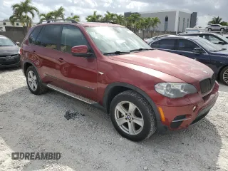 2012 BMW X5 35d z VIN 5UXZW0C51CL664774, wystawiony jako Copart lot #50028145 z przebiegiem 129 850 mil mil oraz Tytuł czysty. Historia ofert i sprzedaży dostępna na DreamBid. Obrazek 4.