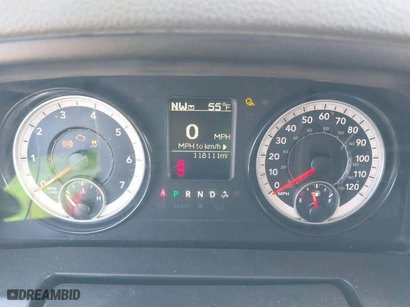 2018 Ram 2500 Tradesman with VIN 3C6UR5CJ1JG336382, listed as a IAAI auction lot 39077896 with 118,111 mi miles. Bid and sale history available at carsss.com. Image 7.