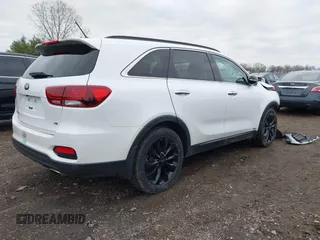 2020 Kia Sorento LX V6 with VIN 5XYPGDA57LG691635, listed as a IAAI auction lot 41918250 with 68,003 mi miles. Bid and sale history available at carsss.com. Image 4.