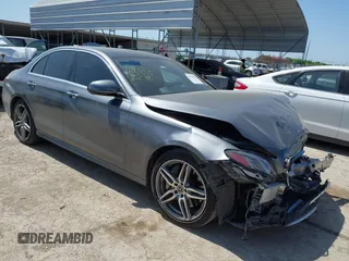 2018 Mercedes-Benz E-Class E 300 with VIN WDDZF4JB1JA365754, listed as a IAAI auction lot 41992681 with 88,203 mi miles. Bid and sale history available at carsss.com. Image 1.