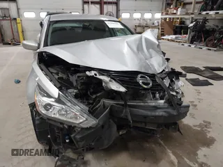 2018 Nissan Altima SR with VIN 1N4AL3AP0JC266584, listed as a IAAI auction lot 41900484 with 136,223 mi miles and . Bid and sale history available at carsss.com. Image 6.