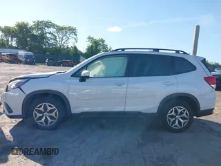 2022 Subaru Forester Premium с VIN JF2SKADC0NH492763, выставлен на аукционе IAAI как лот 42311098 с пробегом Не указан миль и . История ставок и продаж доступна на DreamBid. Изображение 13.
