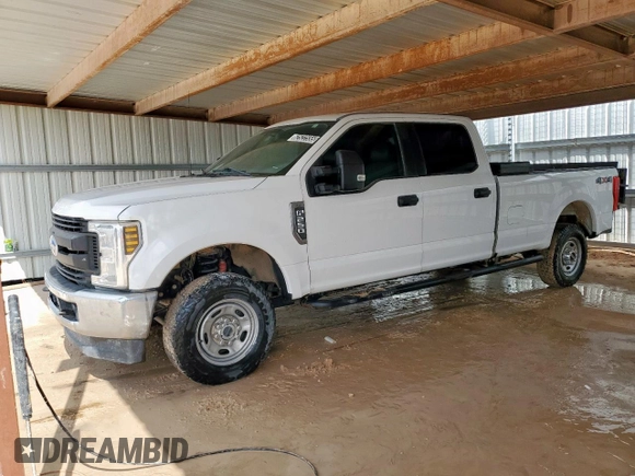 2019 Ford F-250 XL with VIN 1FT7W2B63KEE63945, listed as a Copart auction lot 62522555 with 200,096 mi miles and Clean title. Bid and sale history available at DreamBid. Image 1.