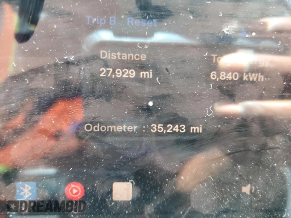 2023 Tesla Model 3 z VIN 5YJ3E1EA7PF576489, wystawiony jako Copart lot #61039505 z przebiegiem 35 243 mil mil oraz Nie do naprawy • Non repairable. Historia ofert i sprzedaży dostępna na DreamBid. Obrazek 9.