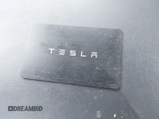 2022 Tesla Model Y Long Range z VIN 7SAYGDEE3NF455544, wystawiony jako IAAI lot #42123963 z przebiegiem 23 882 mil mil oraz . Historia ofert i sprzedaży dostępna na DreamBid. Obrazek 11.