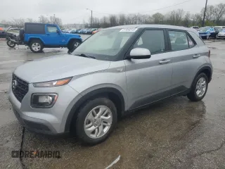 2021 Hyundai Venue SE z VIN KMHRB8A32MU065824, wystawiony jako Copart lot #51959315 z przebiegiem 75 370 mil mil oraz Szkody całkowita. Historia ofert i sprzedaży dostępna na DreamBid. Obrazek 1.