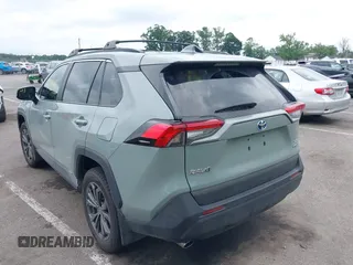 2023 Toyota RAV4 Hybrid XLE Premium z VIN 4T3B6RFV0PU132809, wystawiony jako IAAI lot #42646117 z przebiegiem 43 083 mil mil oraz . Historia ofert i sprzedaży dostępna na DreamBid. Obrazek 3.