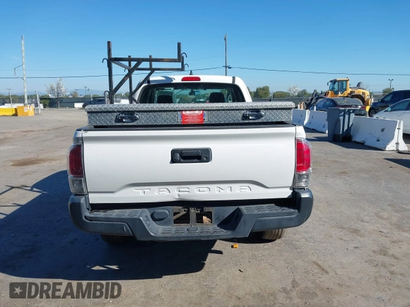 2017 Toyota Tacoma SR z VIN 5TFRX5GN8HX092723, wystawiony jako IAAI lot #41862331 z przebiegiem 114 772 mil mil oraz . Historia ofert i sprzedaży dostępna na DreamBid. Obrazek 16.
