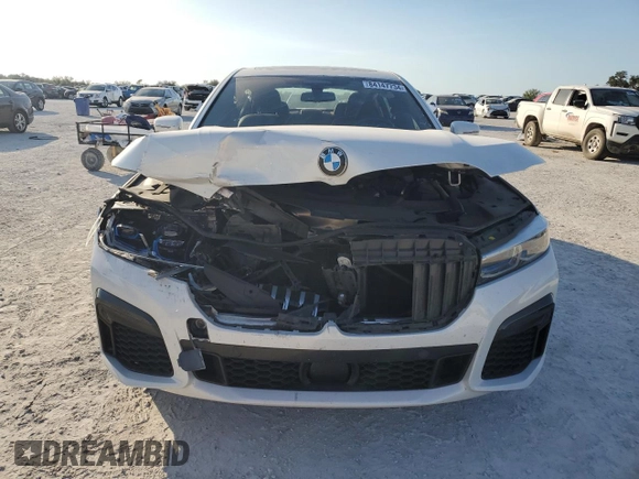2020 BMW 7 Series 750i xDrive with VIN WBA7U2C09LCD44701, listed as a Copart auction lot 84147734 with 0 mi miles and Non Repairable. Bid and sale history available at carsss.com. Image 5.