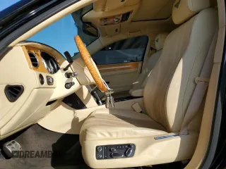 2014 Bentley Flying Spur z VIN SCBEC9ZA2EC090466, wystawiony jako Copart lot #43833305 z przebiegiem 53 837 mil mil oraz Szkody całkowita. Historia ofert i sprzedaży dostępna na DreamBid. Obrazek 7.