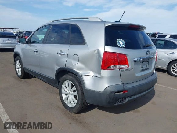 2011 Kia Sorento EX with VIN 5XYKU3A12BG076595, listed as a IAAI auction lot 41920914 with 190,751 mi miles. Bid and sale history available at carsss.com. Image 6.